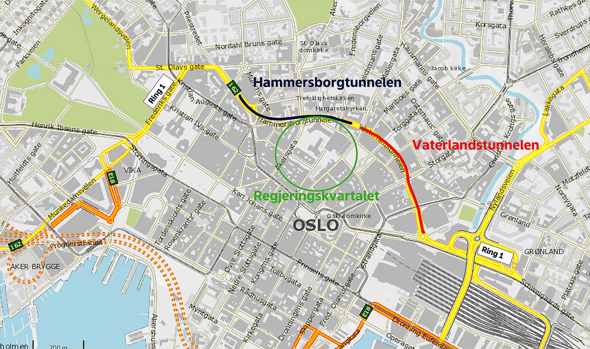 Kart over sentrale oslo som viser veier og tunneler i nærheten av regjeringsdistriktet, uthevet med fargekodede ruter.
